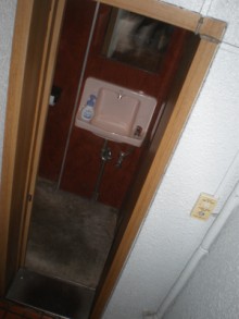 タンクレストイレ サティスでスッキリとしたトイレ室へ タンクレストイレ サティスでスッキリとしたトイレ室へ